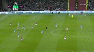 土媒：土超球员返回途中汽车突然起火，好在球员本人提前下车