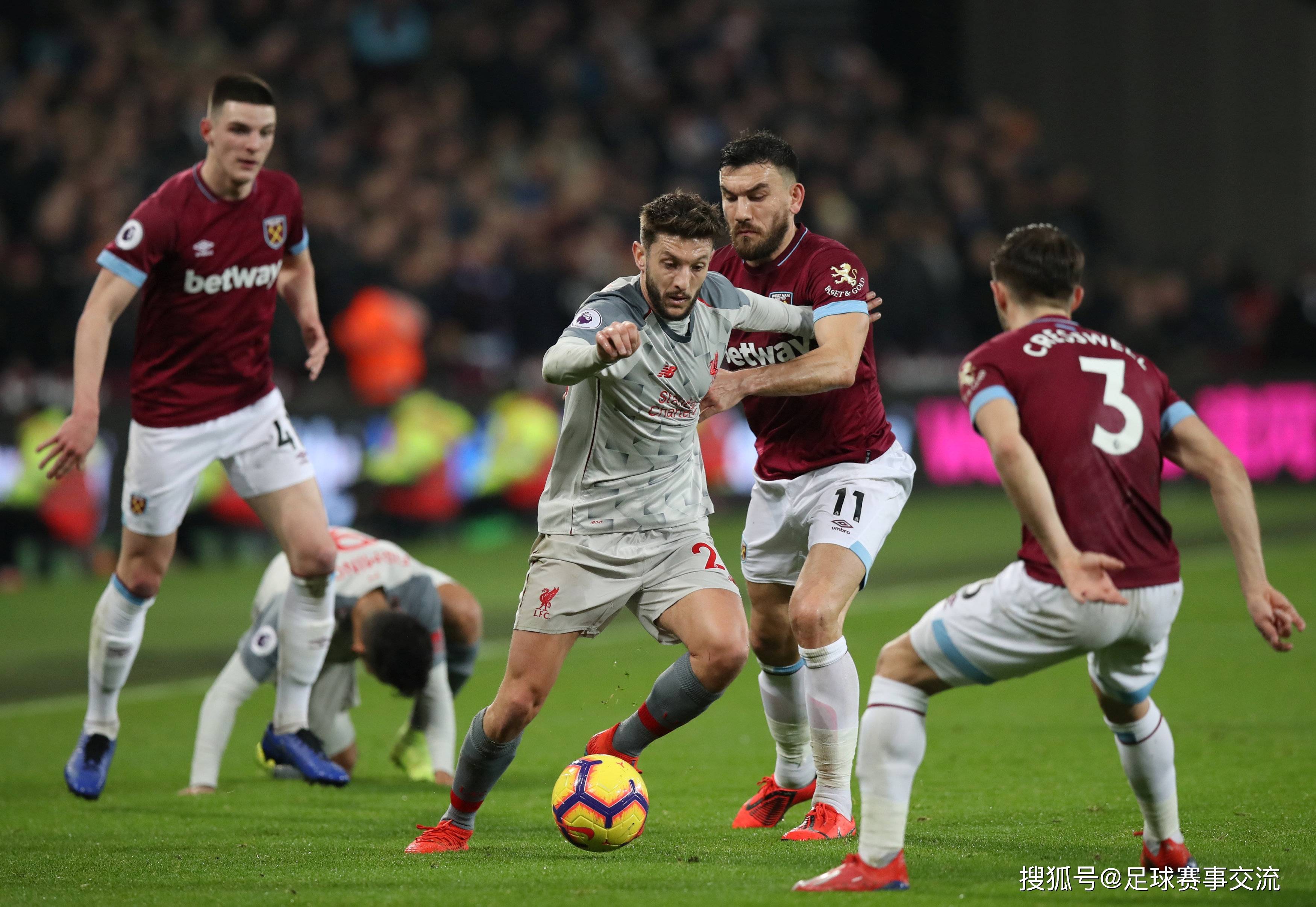 媒体人：华莱士竞技状态不佳离开新疆队，到队仅10天便离队