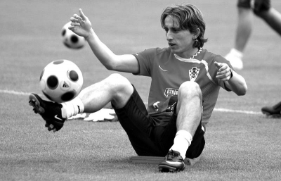 比利亚：西班牙前国脚奎尼是西班牙足球历史上最伟大的射手