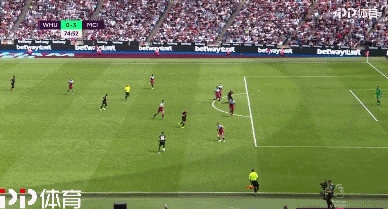 官方：本-戴维斯等3人因伤退出威尔士队大名单